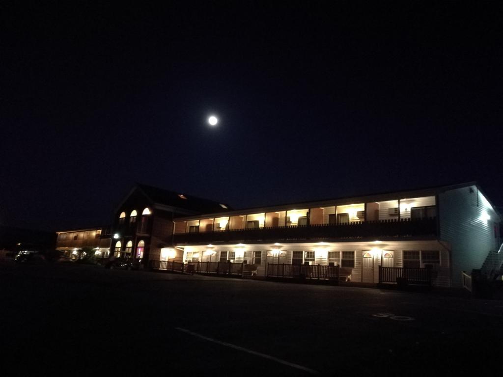 Laurie'S Inn Chéticamp 外观 照片